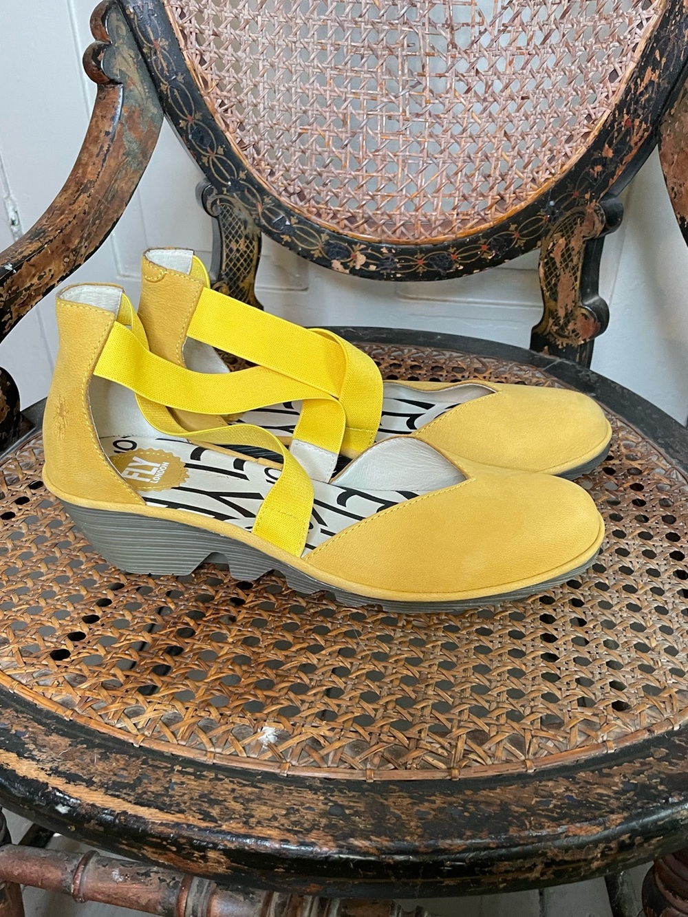 Yellow Elastic-Strap Women's Dress Wedge Shoes Fly London size 10
